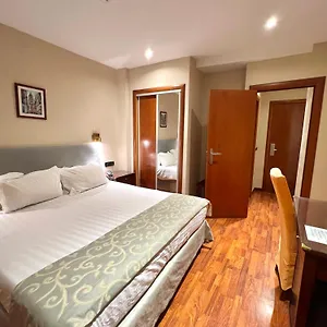 2* Otel Carlos V